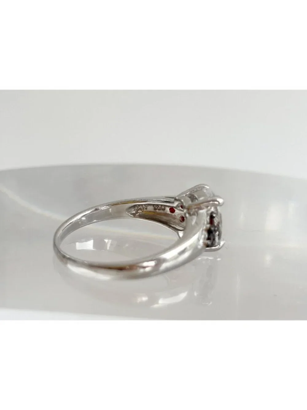 White Topaz & Mini Garnet Gemstone Sterling Silver 925 Vintage Ring - sz 8